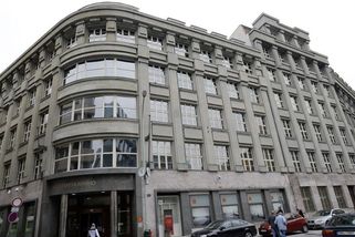 Po úterním zásahu na pražském magistrátu padlo šest obvinění, mezi nimi - Novinky